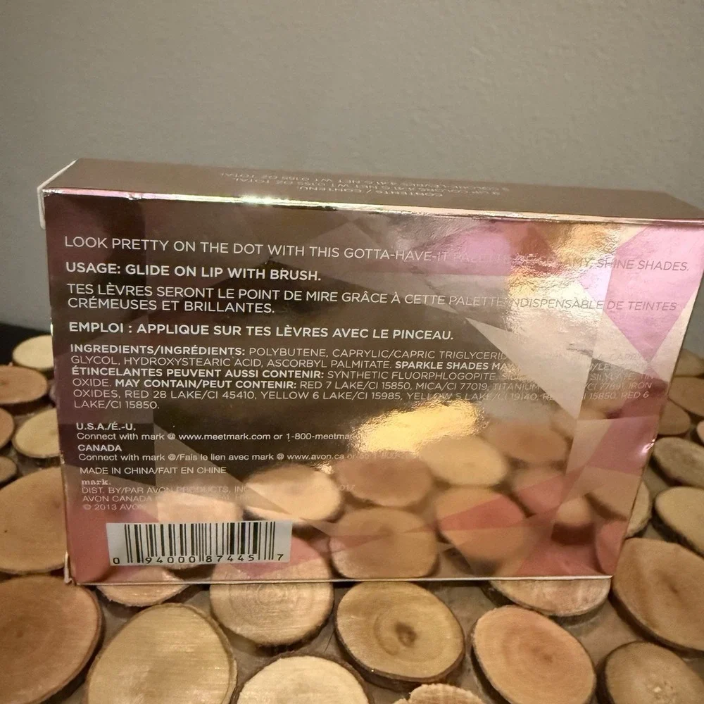 MARK ON THE DOT LIP COLOR COMPACT CONTENTS MULTIPLE KISSES 9 LIP COLORS